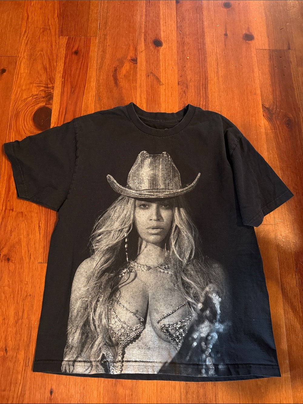 Beyoncé RWT2023 | Black Short-Sleeve Graphic Tee with Cowgirl Portrait